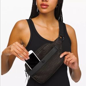 Lululemon Now and Always Belt Bag *1L